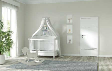 Jak otworzyć zatrzaśnięte drzwi bez klamki?