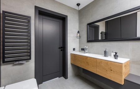 Jak zabezpieczyć ościeżnicę przed wilgocią?